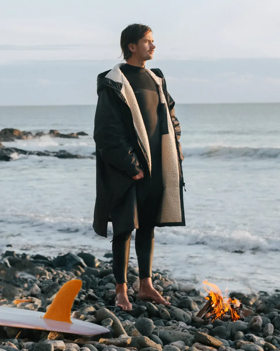 Escapism Recycled Sherpa Lined Changing Robe